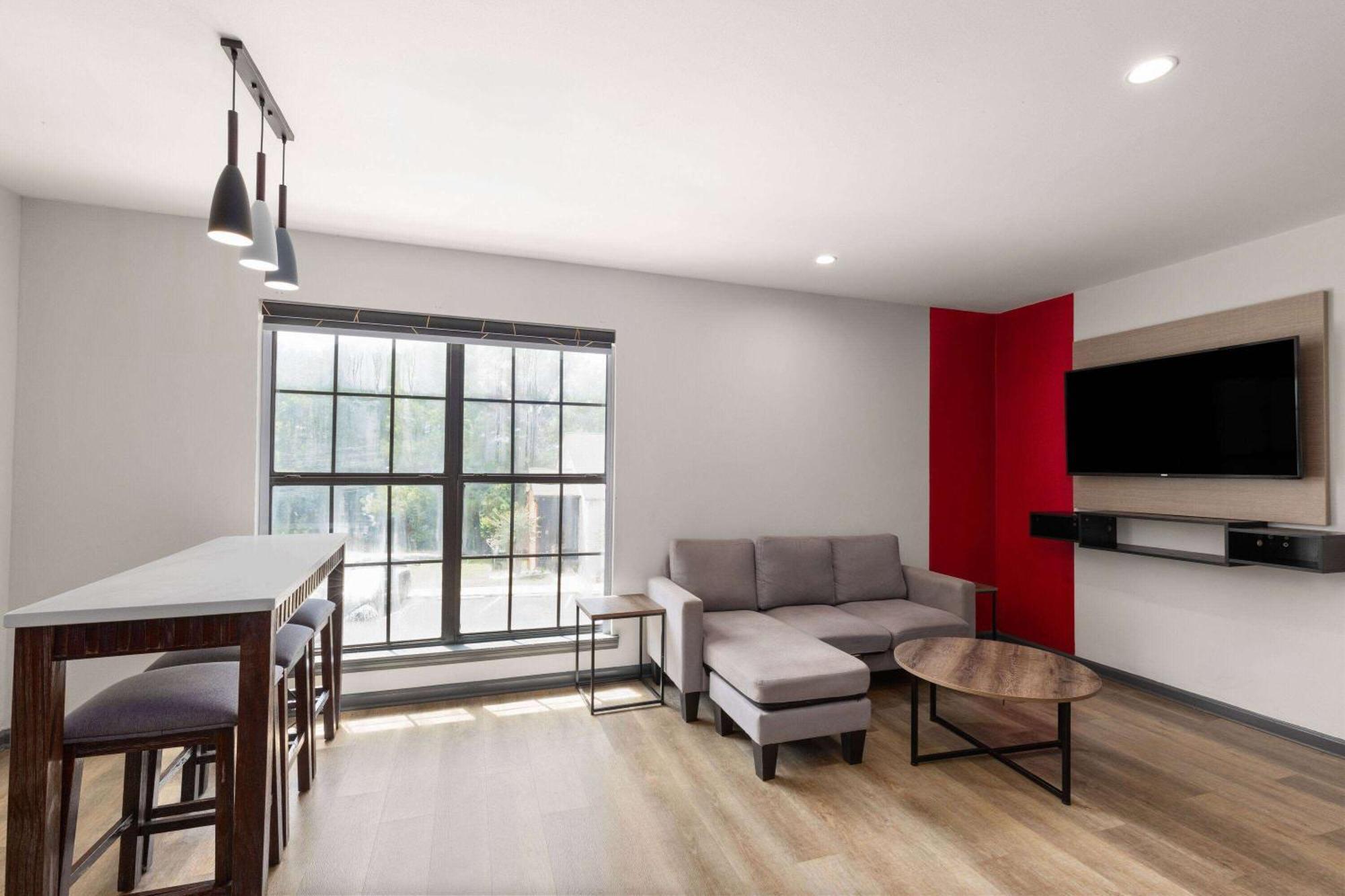 Ramada By Wyndham Studio Suites Ντόθαν Εξωτερικό φωτογραφία